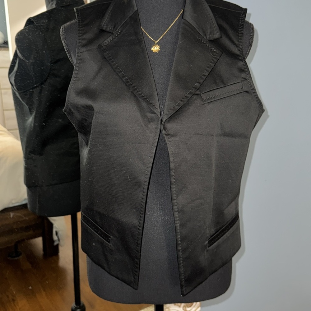 EUC Chico's Black Tailored Vest